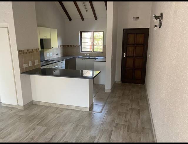 2 BEDROOM TOWNHOUSE FOR SALE IN BRYANSTON